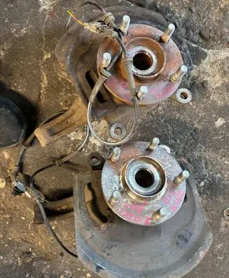 Nissan Qashqai Front wheel hub spindle knuckle 23423234