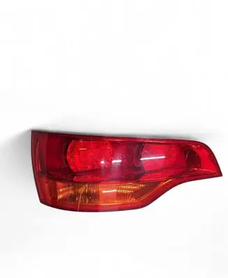 Audi Q7 4M Rear/tail lights 4L0945093 027330102