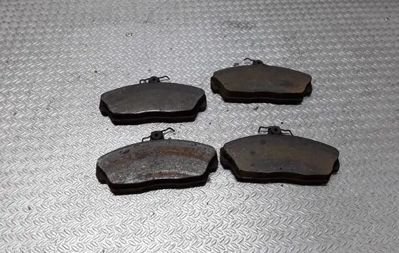 Land Rover Freelander Brake pads (front) 