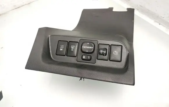Toyota Auris 150 Other switches/knobs/shifts 183574