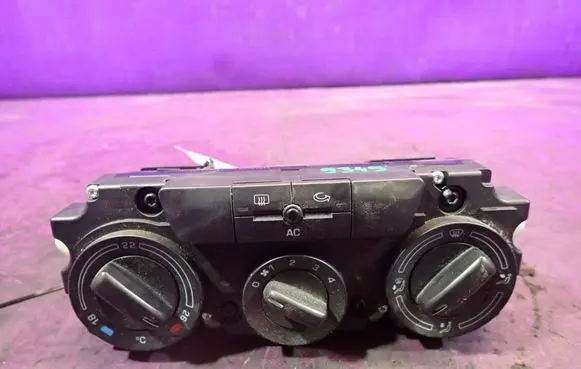 Skoda Octavia Mk2 (1Z) Climate control unit 