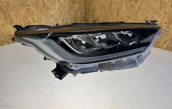Toyota Yaris XP210 Headlight/headlamp C00087