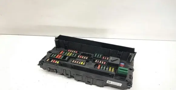 BMW 5 F10 F11 Fuse module 9234421