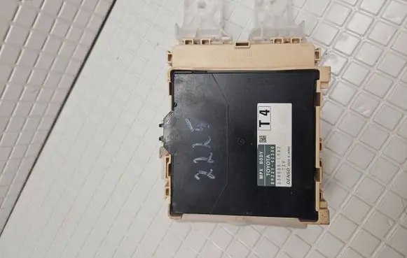 Toyota RAV 4 (XA40) Other control units/modules 8922142300 2380005882