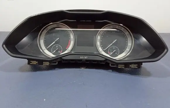 Skoda Superb B6 (3T) Speedometer (instrument cluster) 3V0920711