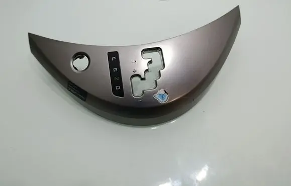 Mitsubishi Grandis Gear shifter surround trim plastic GN34101180