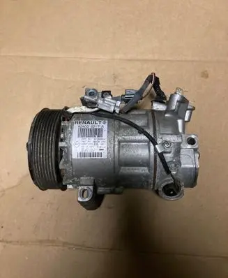 Renault Captur Air conditioning (A/C) compressor (pump) 926000217R