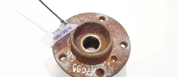 BMW 5 E39 Rear wheel hub