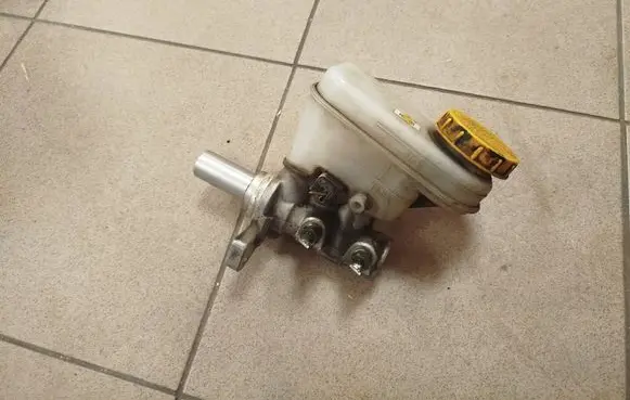 Subaru Outback (BS) Master brake cylinder 