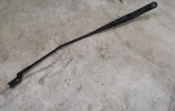 Volkswagen Golf VII Front wiper blade arm 5G1955410