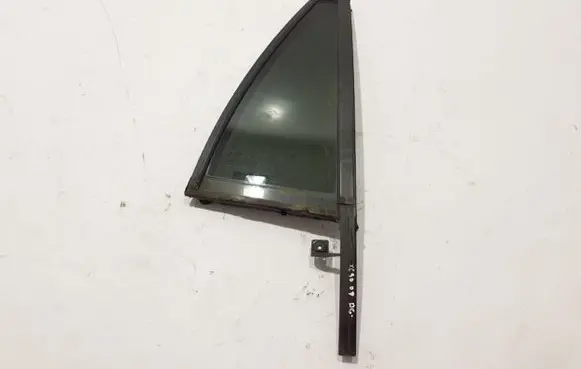 Volvo XC90 Rear vent window glass 30799350