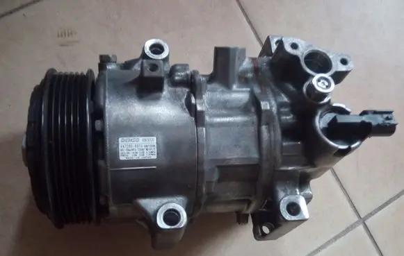 Toyota Auris E180 Air conditioning (A/C) compressor (pump) 4472808913
