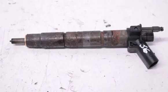 BMW 7 F01 F02 F03 F04 Fuel injector 7805428 0445116024