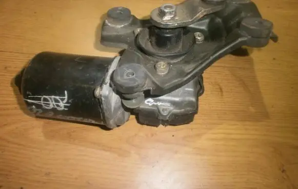 Mazda 626 Wiper motor
