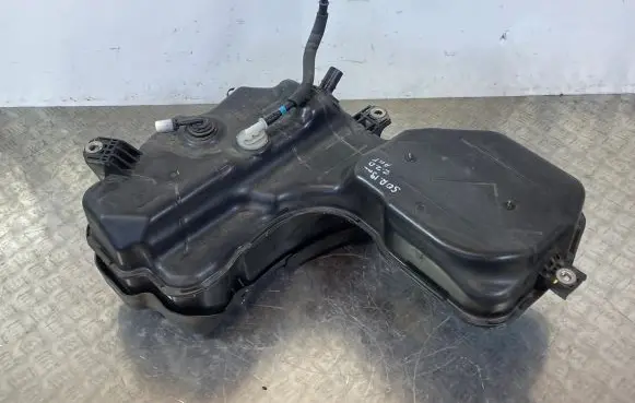 KIA Sorento AdBlue liquid reservoir 31500c6900
