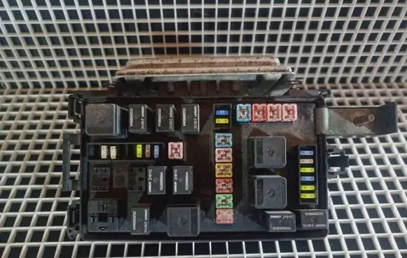 Chrysler 300 - 300C Air suspension control unit module (rear) P56040698ABA 16238AC
