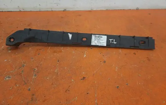 Skoda Octavia Mk2 (1Z) Front bumper mounting bracket 1Z5807863