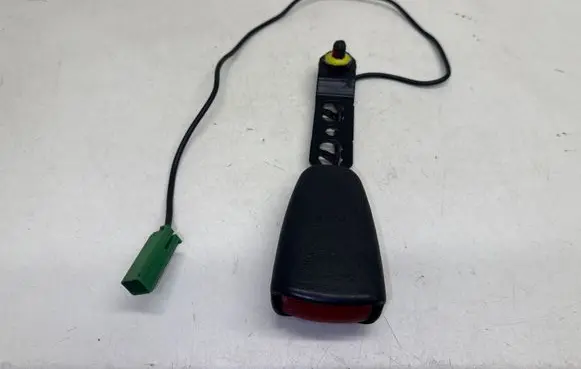 Volvo XC90 Front seatbelt buckle 6013208