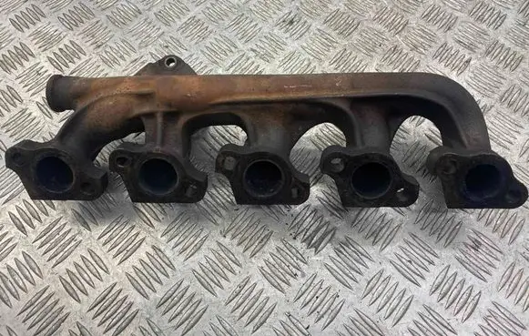 Volvo XC90 Exhaust manifold 30731980