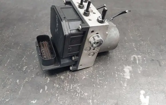 Volkswagen PASSAT B5.5 ABS Pump 4B0614517G 0265225124 0265950055