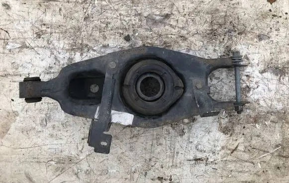 Maserati Ghibli Rear upper control arm/wishbone 670036580