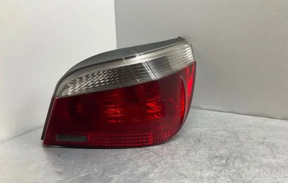 BMW 5 E60 E61 Rear/tail lights 6923306