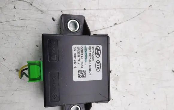 Hyundai i40 Yaw turn rate sensor 957753Z000 4M5455H3G 00071289178