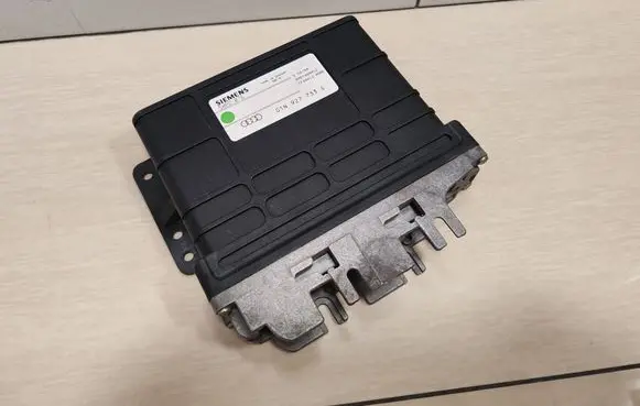 Audi Cabriolet B3 8G Gearbox control unit/module 01N927733G