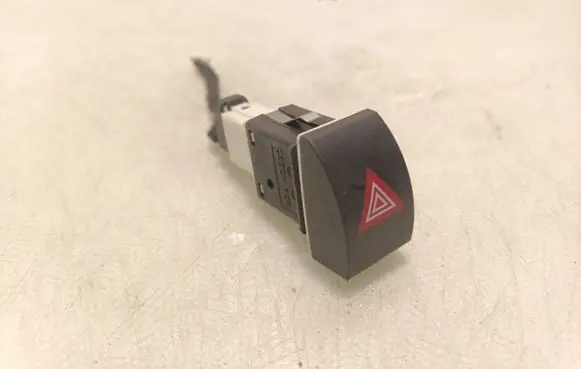 Skoda Octavia Mk2 (1Z) Hazard light switch 1Z0953235B