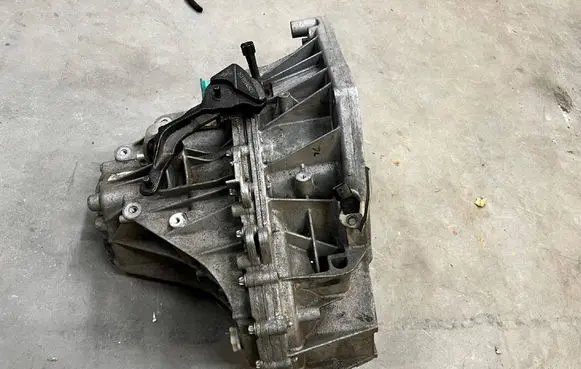 Renault Kadjar Manual 6 speed gearbox 12008R
