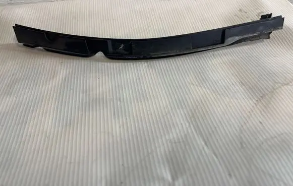 BMW 5 E60 E61 Engine compartment rubber 51767138584
