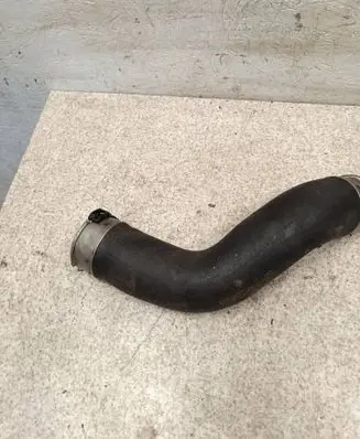 Coolant pipe/hose