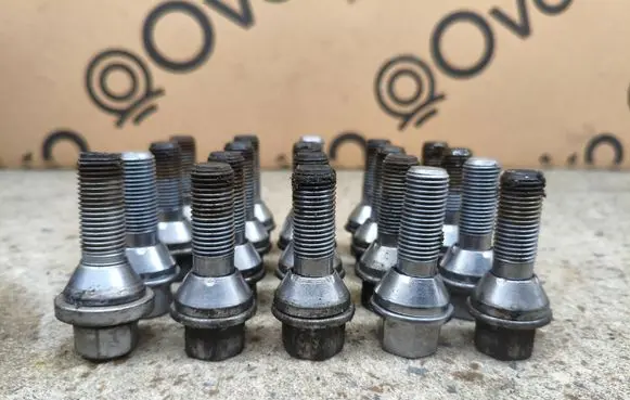 Volvo XC40 Nuts/bolts 