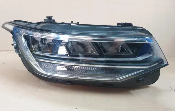 Volkswagen Tiguan Headlight/headlamp