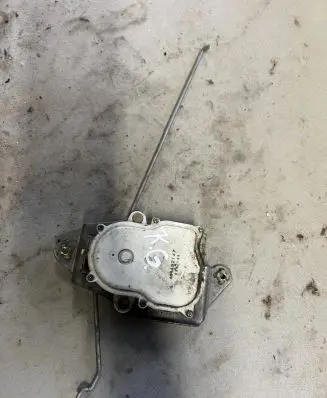 Mitsubishi L200 Central locking motor MR432147