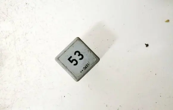 Volkswagen PASSAT B6 Other relay 141951253b