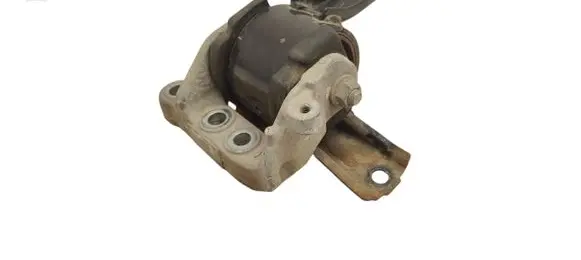 Mitsubishi ASX Engine mount bracket
