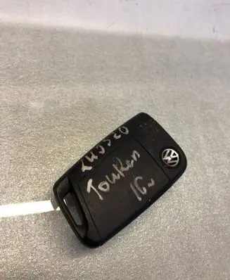 Volkswagen Touran III Ignition key/card 