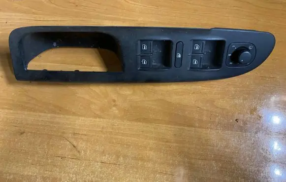 Volkswagen PASSAT B6 Electric window control switch 3C1867171B