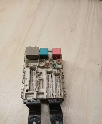Toyota Corolla E140 E150 SAM control unit 8273002770