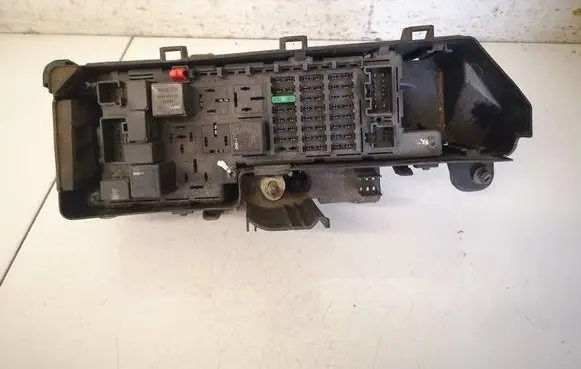 Volvo V70 Fuse box set 9494210
