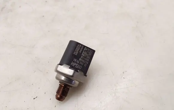 Volkswagen Tiguan Fuel pressure sensor 04C906054C 810PP03 85986279