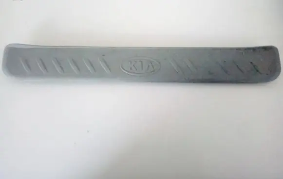 KIA Carens II Front sill trim cover 858831d100 85883-1d100