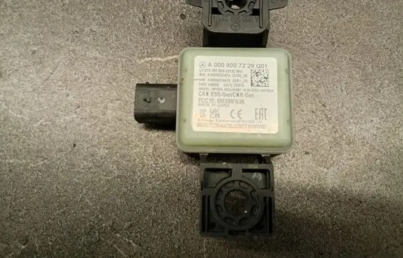 Mercedes-Benz C W204 Tire pressure sensor A0009007229