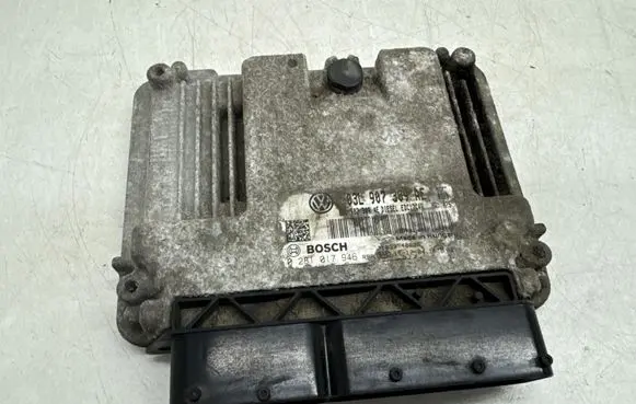 Volkswagen PASSAT B7 Engine control unit/module 03L907309AE 0281017946