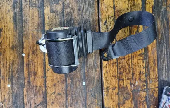 Mini One - Cooper R50 - 53 Rear seatbelt 601030000 050503
