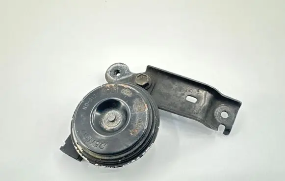 Toyota Yaris XP210 Horn signal 865200D050