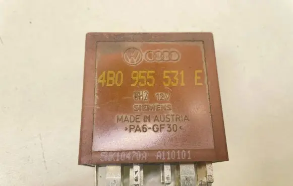 Audi A6 S6 C5 4B Other relay 4B0955531E A110101 5WK10470A