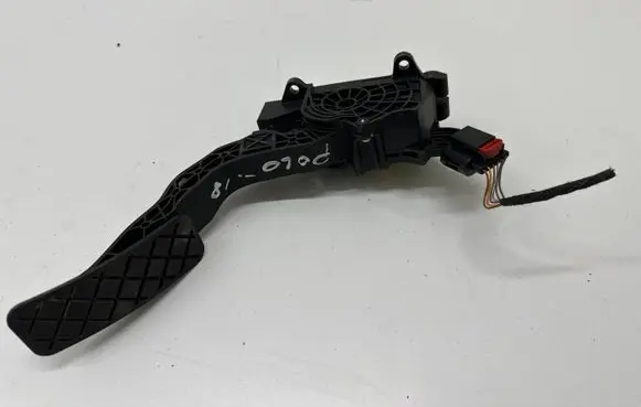 Volkswagen Polo V 6R Accelerator throttle pedal 6C2721503B