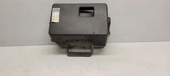 Ford Focus Battery box tray cover/lid 98AB10A659DB